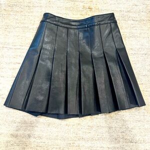 KATIEJ NYC Girls faux leather pleated skirt. NWT size M. side zip